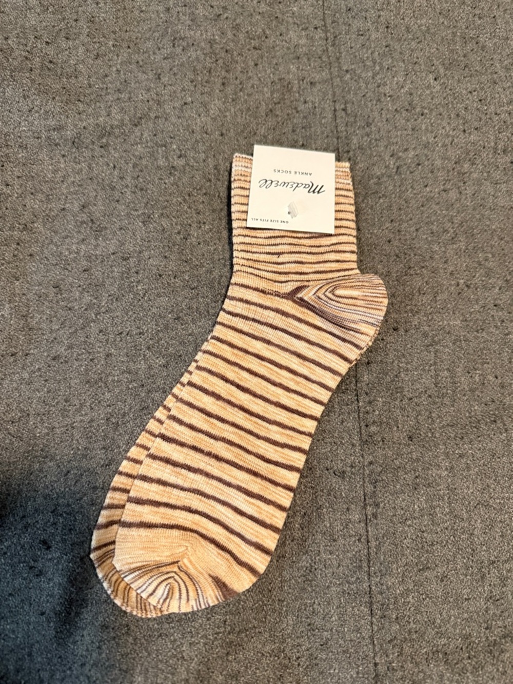 Madewell ankle socks, NWT, one size